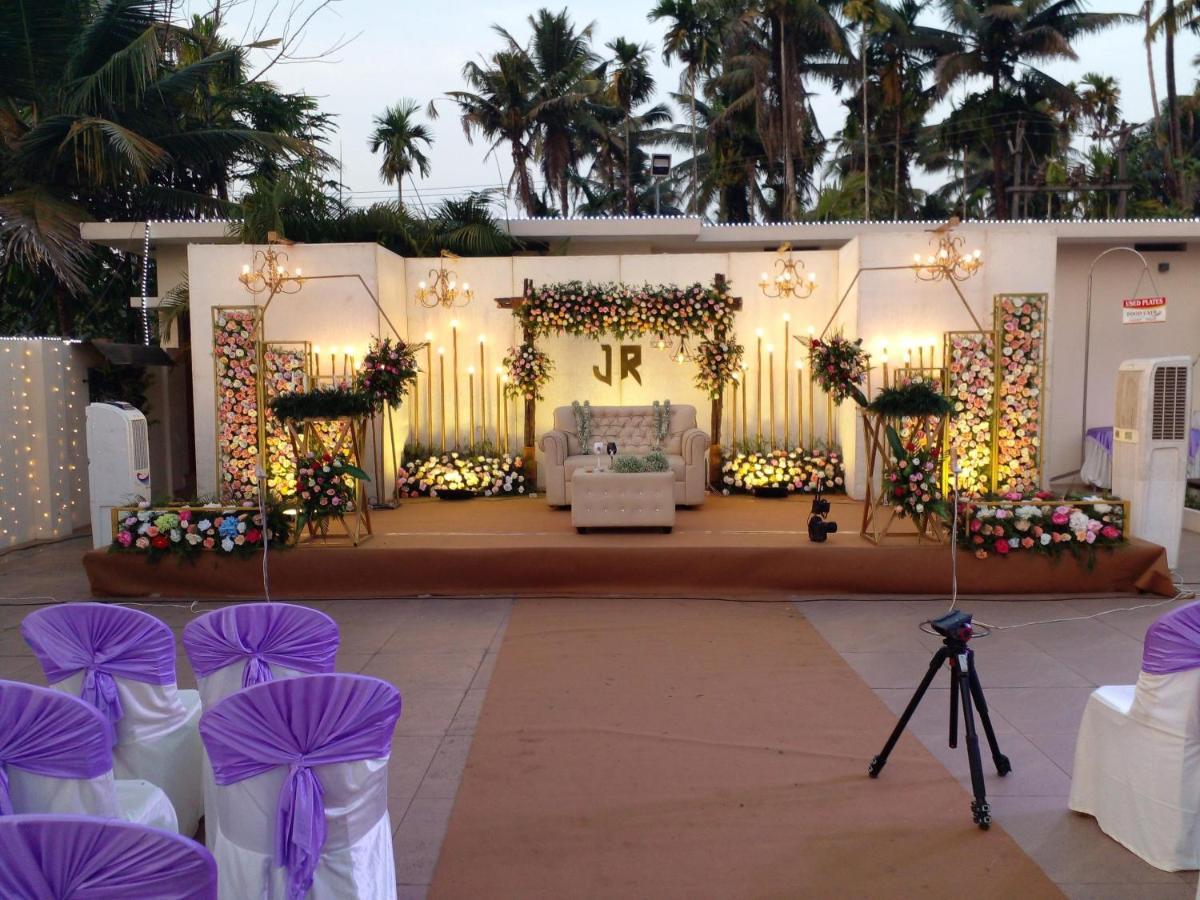Отель Angamaly Convention Centre Коччи Экстерьер фото