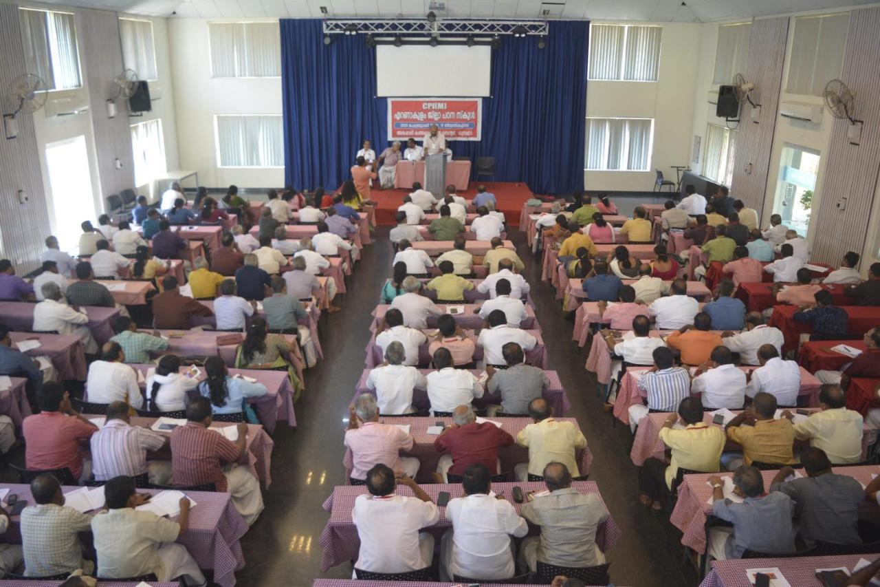 Отель Angamaly Convention Centre Коччи Экстерьер фото