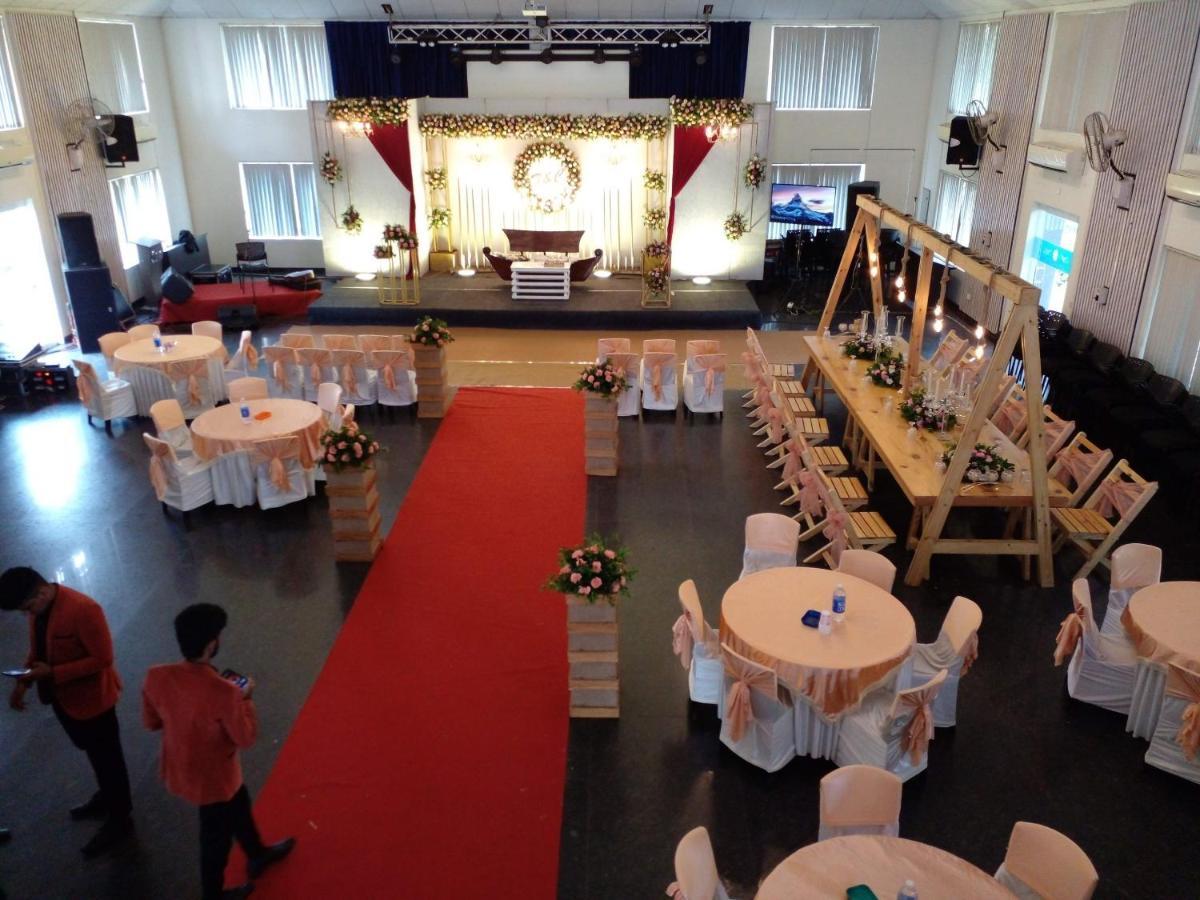Отель Angamaly Convention Centre Коччи Экстерьер фото